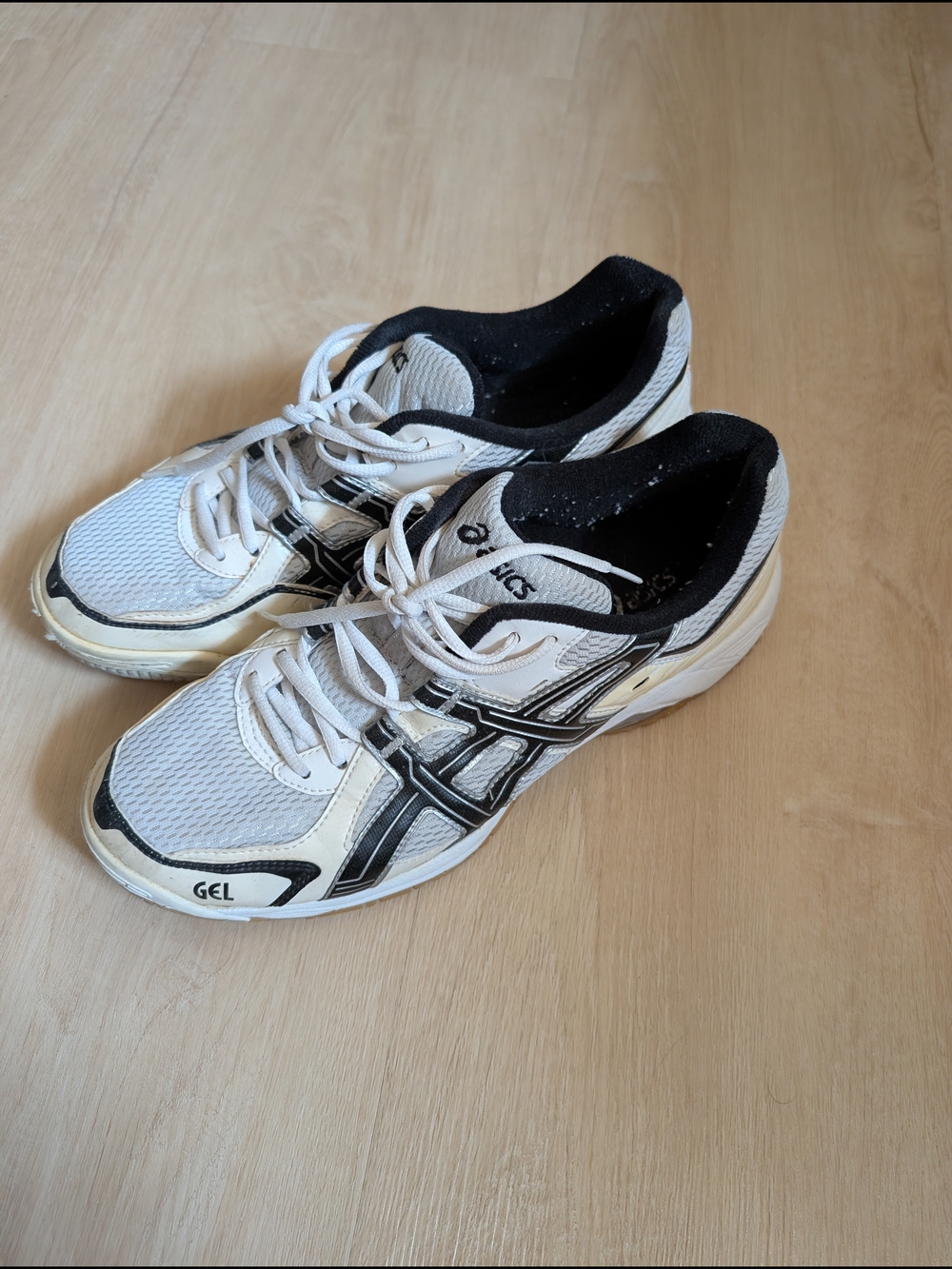 ASICS White & Black Gel Running Shoes